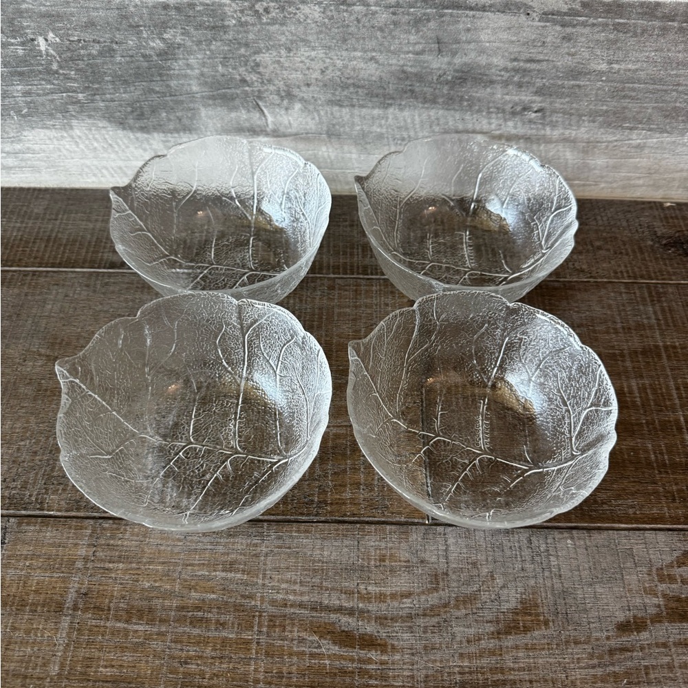 Vintage Glassware Leaves Design Ice Cream Dessert/Salad Bowl 5”X2” Set Of 4